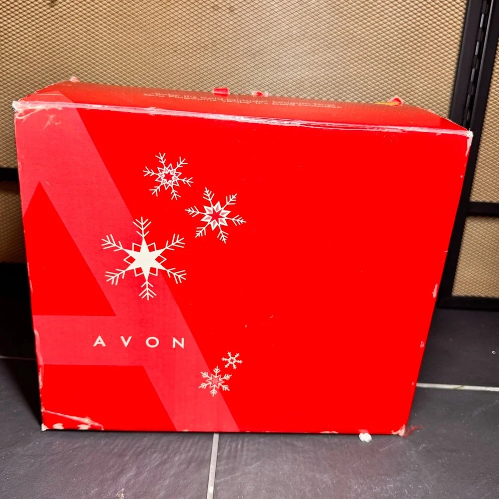 VTG Avon Animated Singing Dancing Penguin Duo Christmas‎ Holiday Display in Box